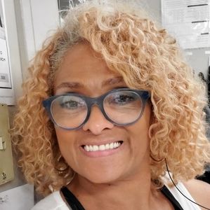 Meet your Posher, Donnamarie